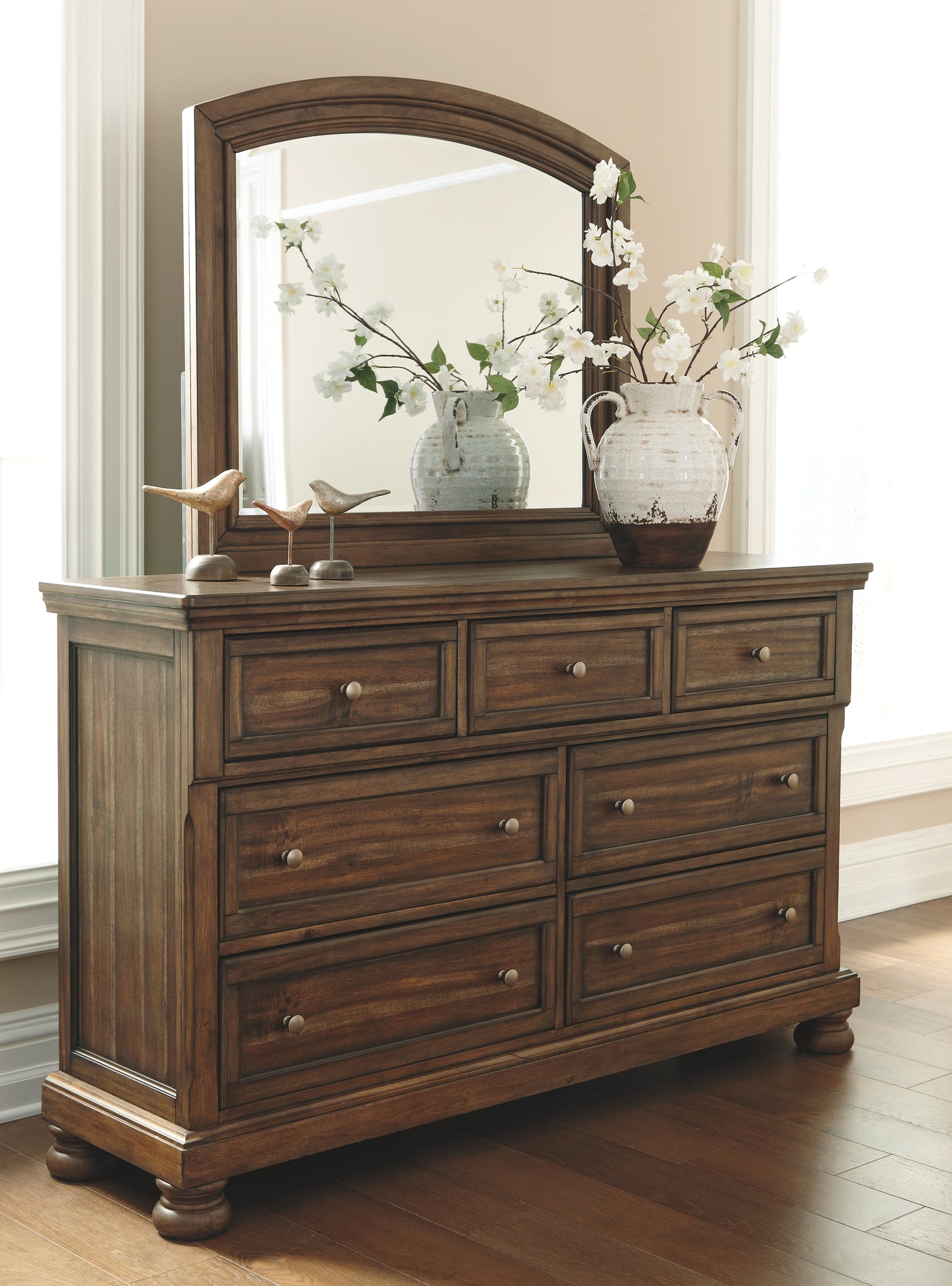 Flynnter - Medium Brown - Dresser & Mirror